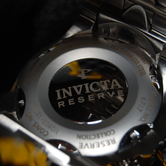 Invicta Venom Interchangesble Watch Set & Dive Box - Picture 7 of 8